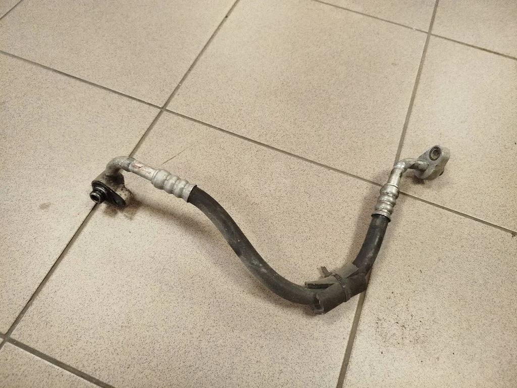 Air conditioning (A/C) pipe/hose