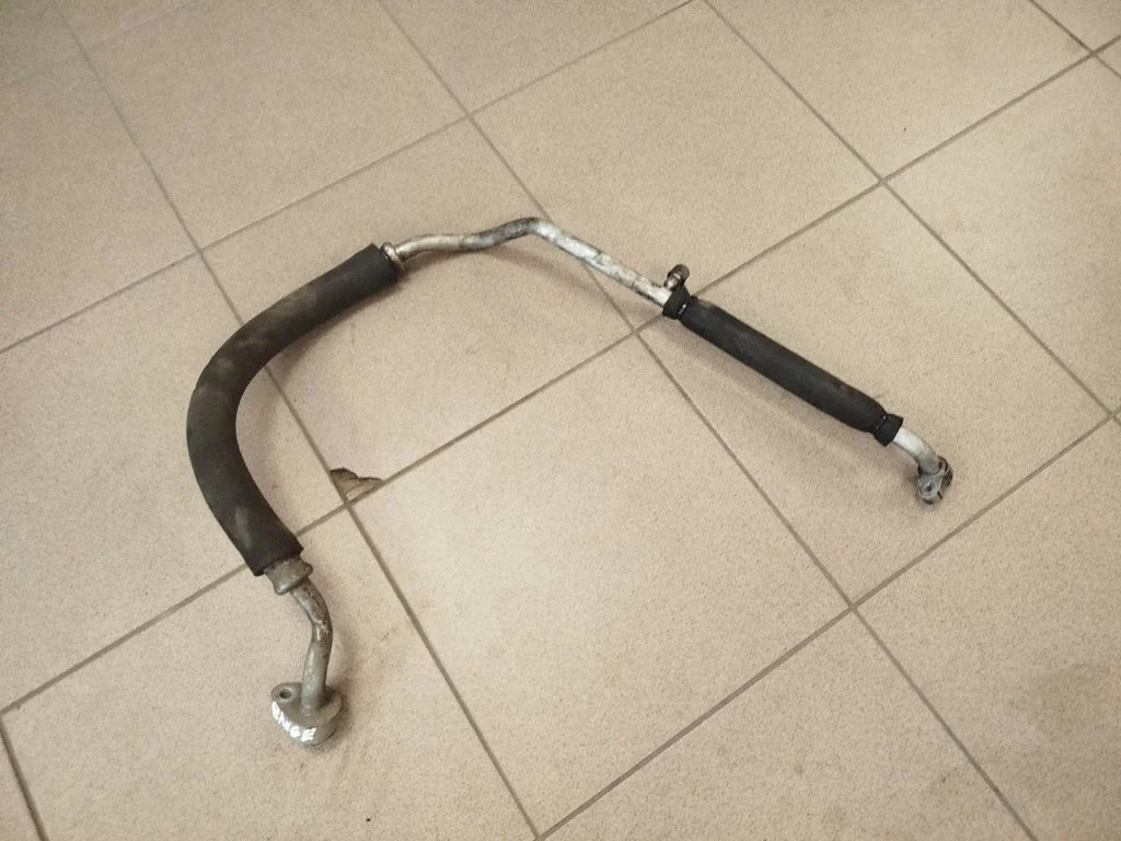 Air conditioning (A/C) pipe/hose