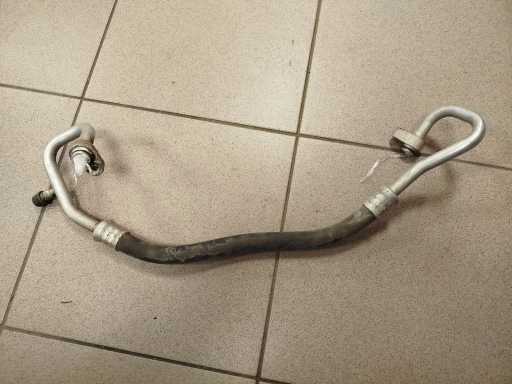 Air conditioning (A/C) pipe/hose