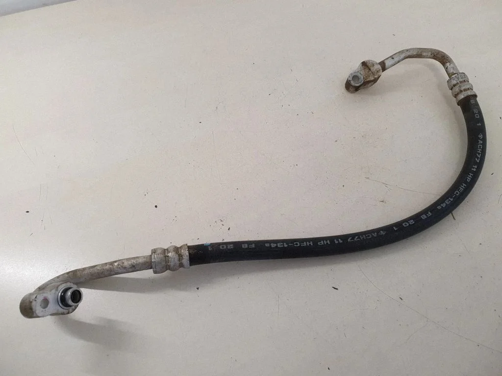 Kliimaseadme toru / voolik – Mitsubishi Outlander (2001-2007)