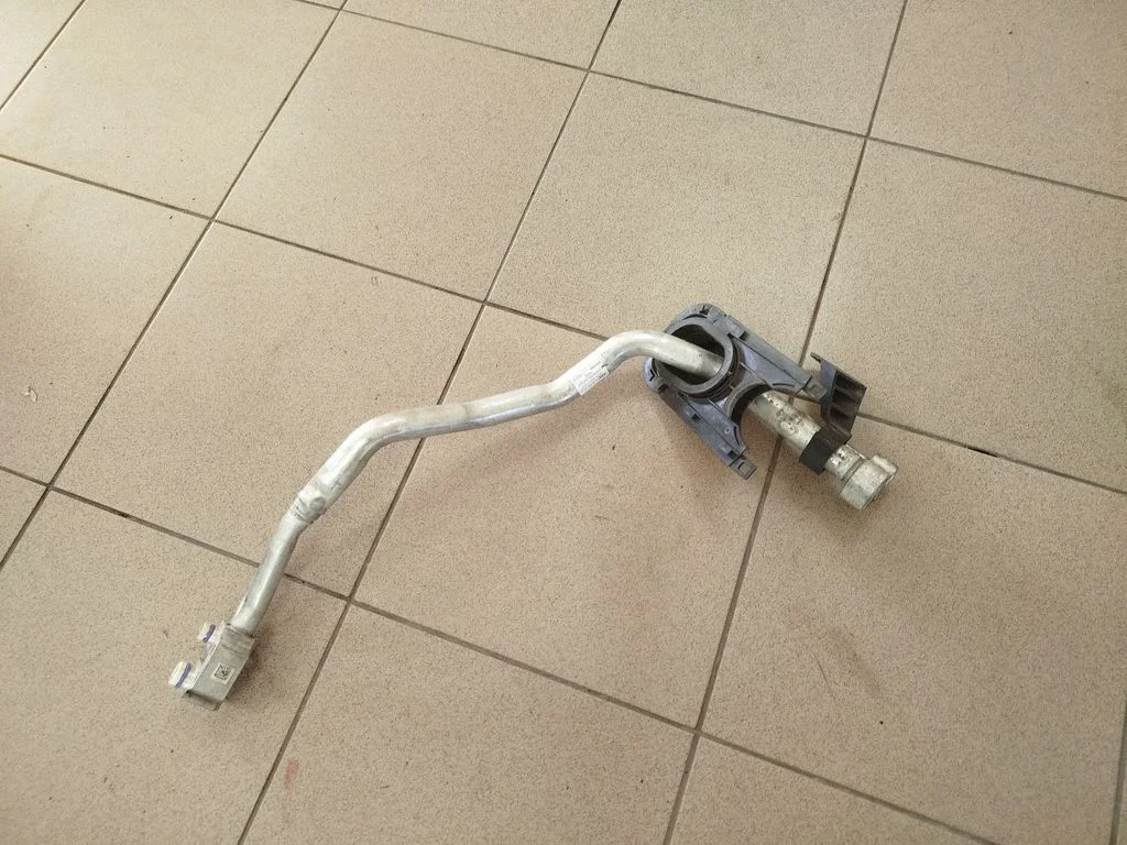 Przewody klimatyzacji 4G2260712F