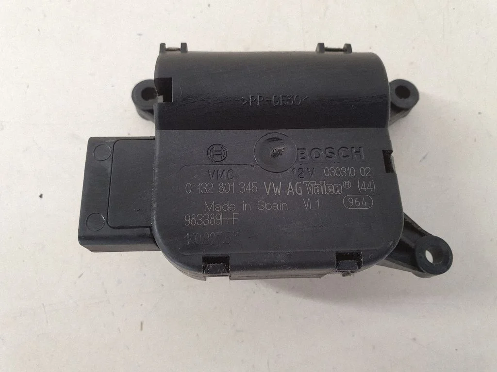Gaisa aizvara motoriņš/aktuators 1K0907511