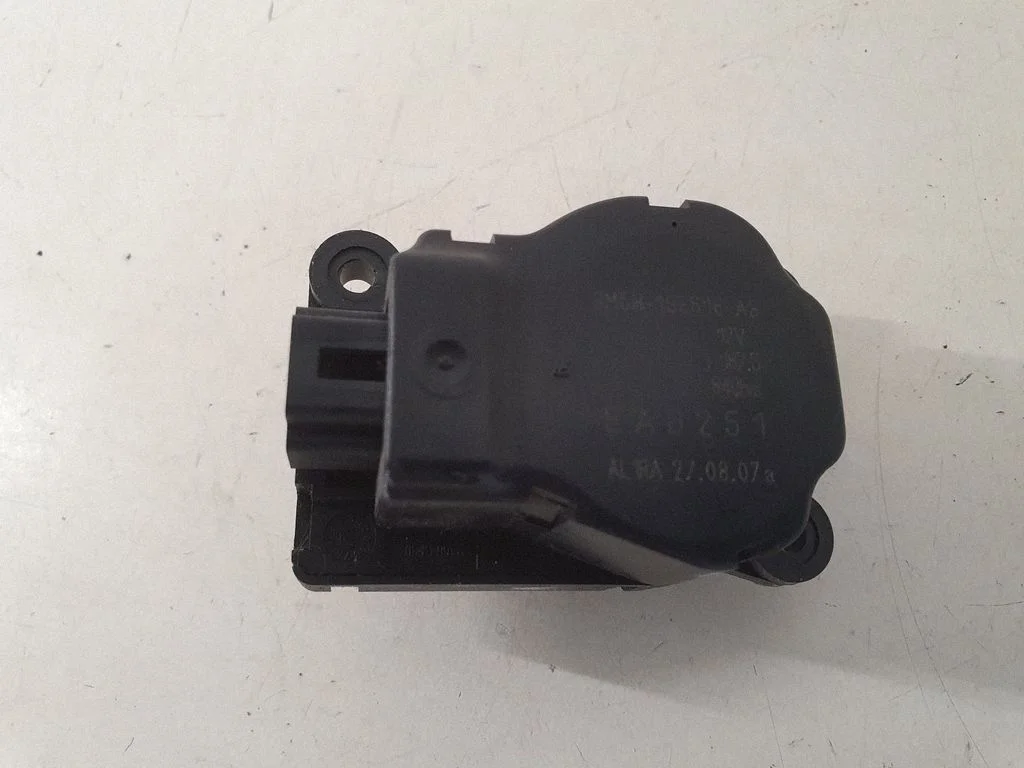 Gaisa aizvara motoriņš/aktuators 3M5H19E616AB