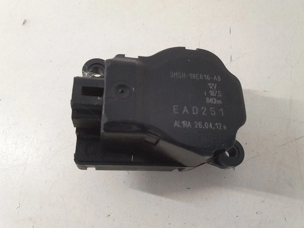 Gaisa aizvara motoriņš/aktuators 3M5H19E616AB