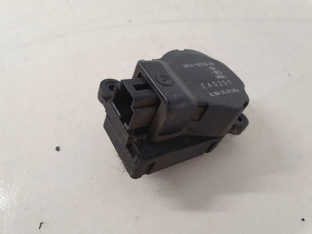 Gaisa aizvara motoriņš/aktuators 3M5H19E616AB