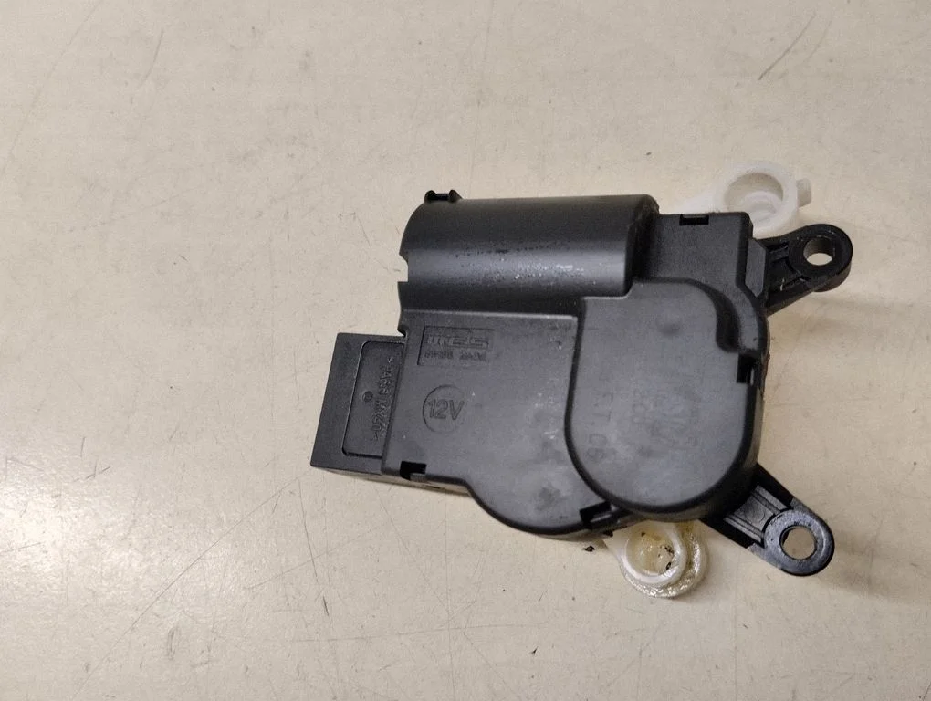 Gaisa aizvara motoriņš/aktuators A21900200