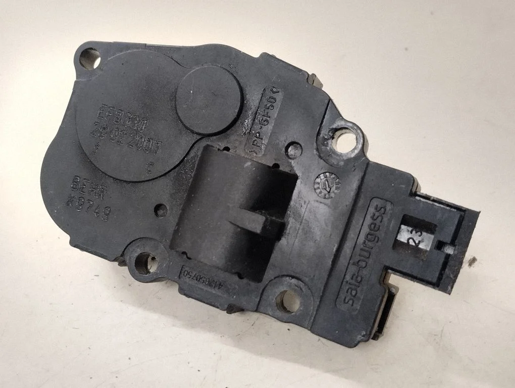 Gaisa aizvara motoriņš/aktuators 412650750