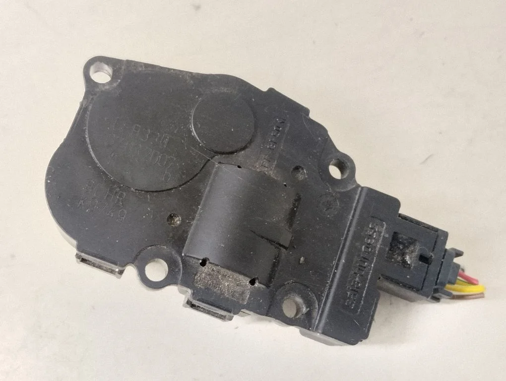 Gaisa aizvara motoriņš/aktuators 412650750