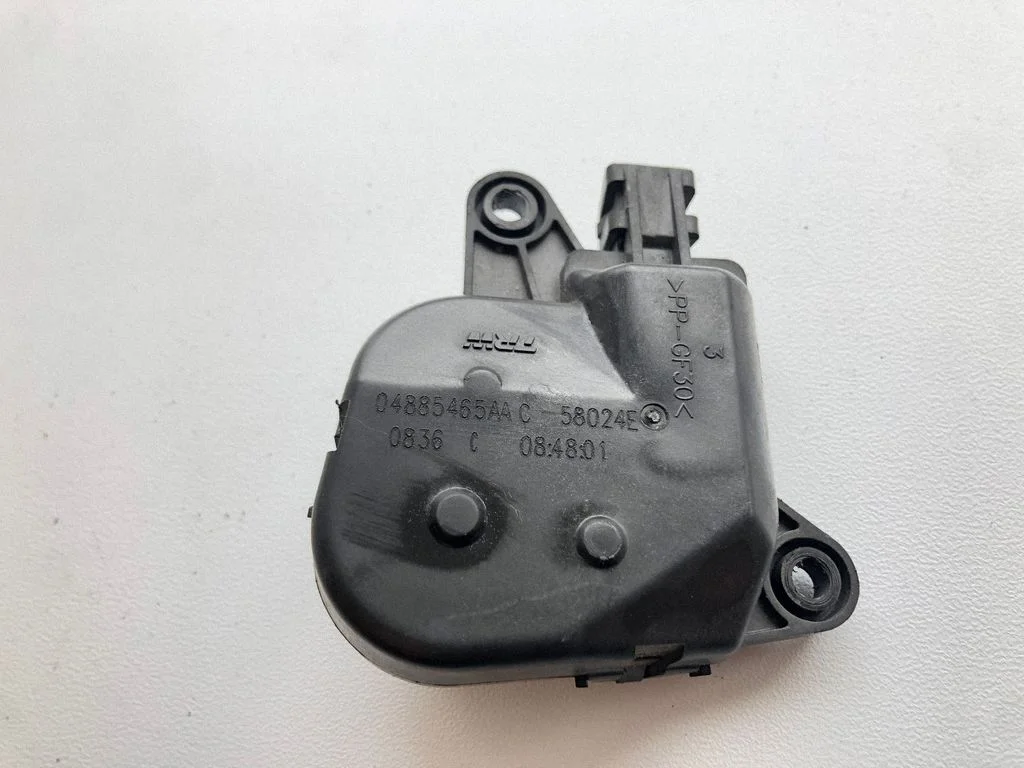 Gaisa aizvara motoriņš/aktuators 04885465AA