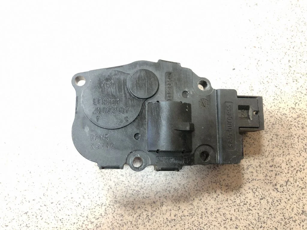 Gaisa aizvara motoriņš/aktuators 410475520