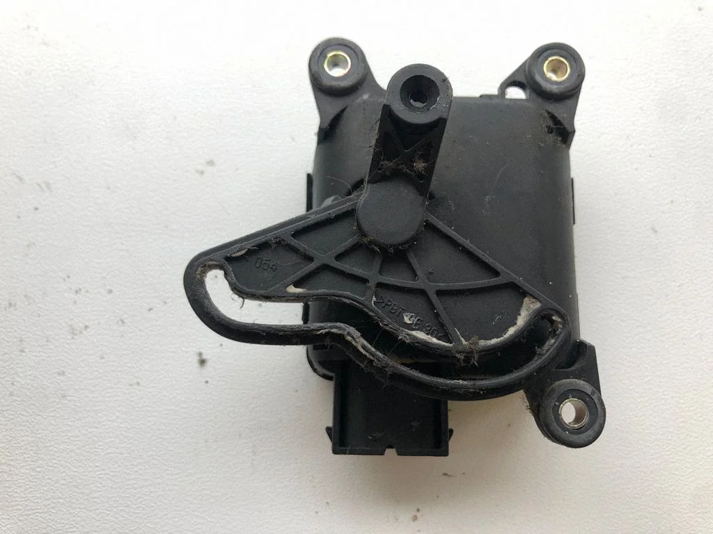 Õhuklapi mootor / ajam 4B1820511C