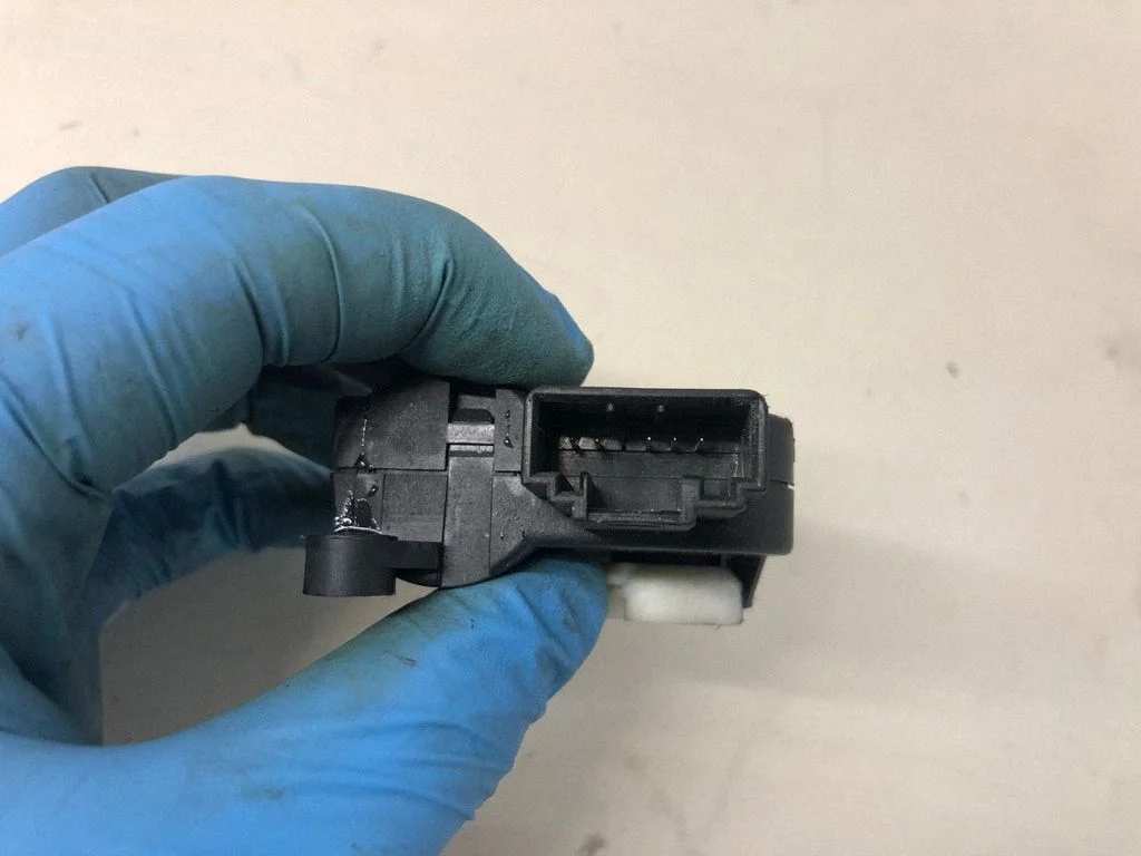 Air flap motor/actuator 4F0820511