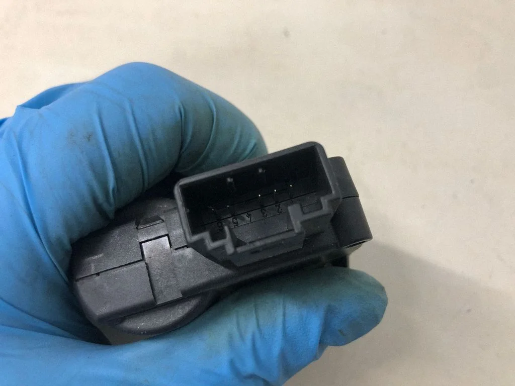 Air flap motor/actuator 4F0820511A