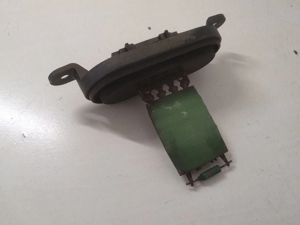 Heater blower motor/fan resistor