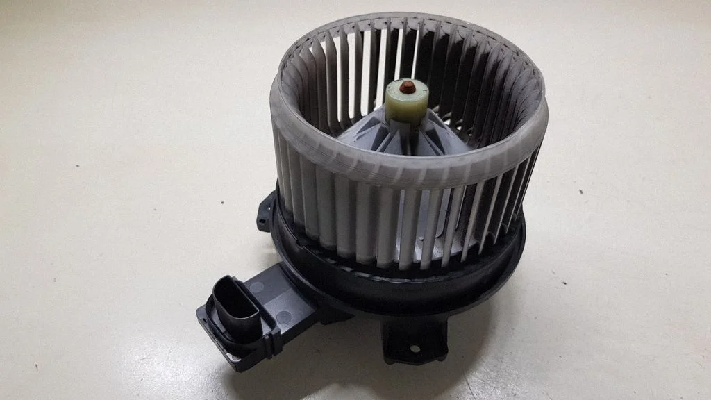 Krāsniņas ventilators/pūtējs AE6450