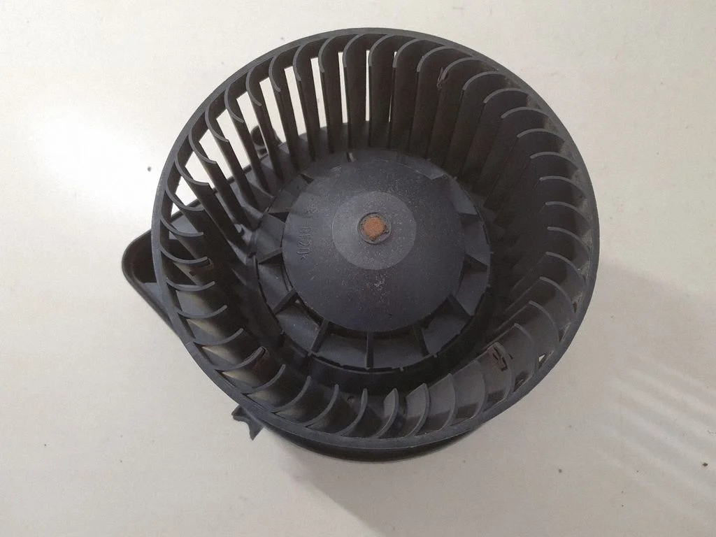 Salongipuhur 8E2820021E