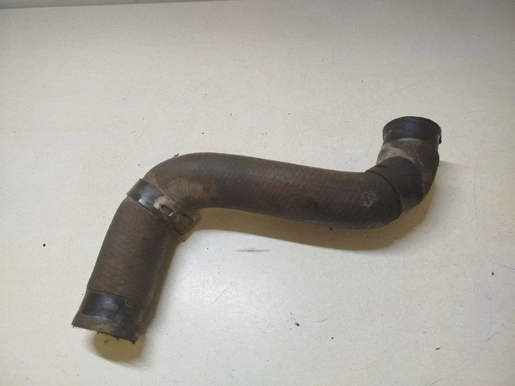 Engine coolant pipe/hose – Toyota Land Cruiser (J120) (2002-2009)