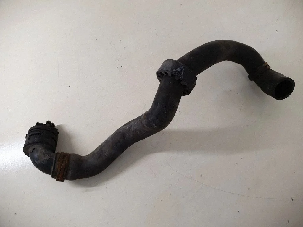 Engine coolant pipe/hose 2K0122051