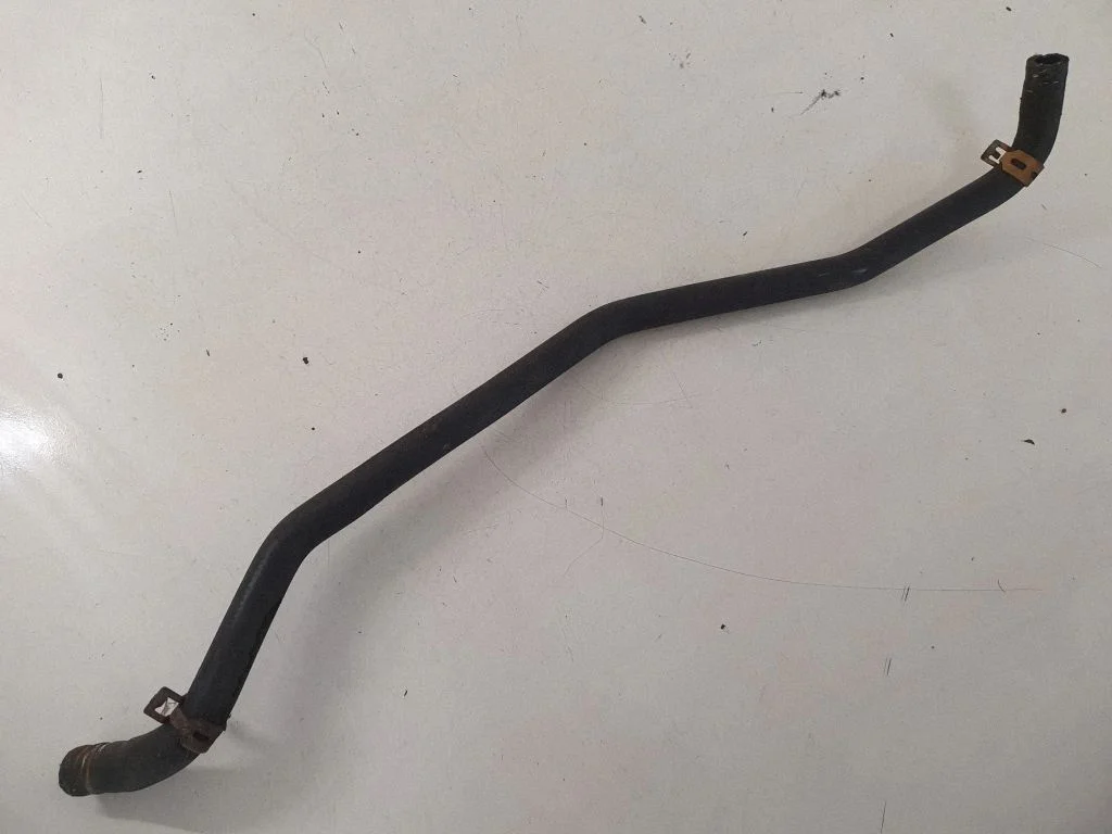 Engine coolant pipe/hose