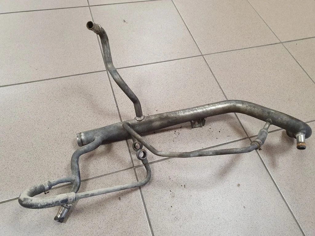 Engine coolant pipe/hose