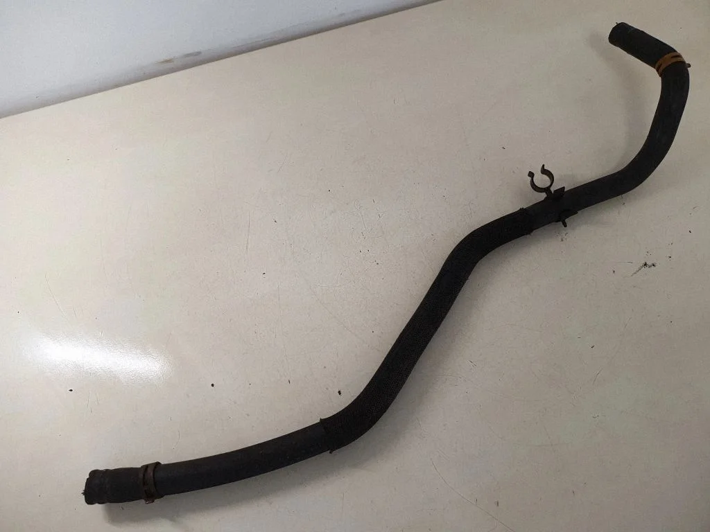 Engine coolant pipe/hose