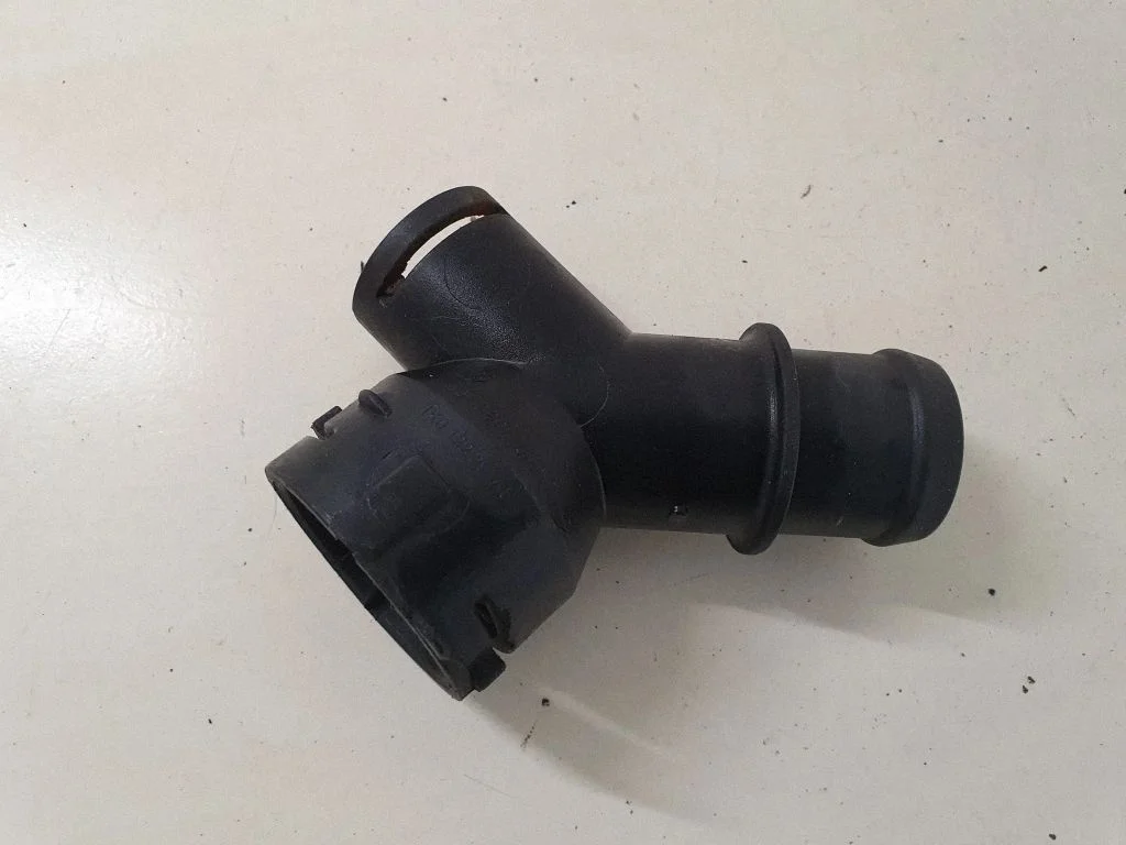Mootori jahutusvedeliku toru / voolik – Volkswagen Passat B6 (2005-2010)