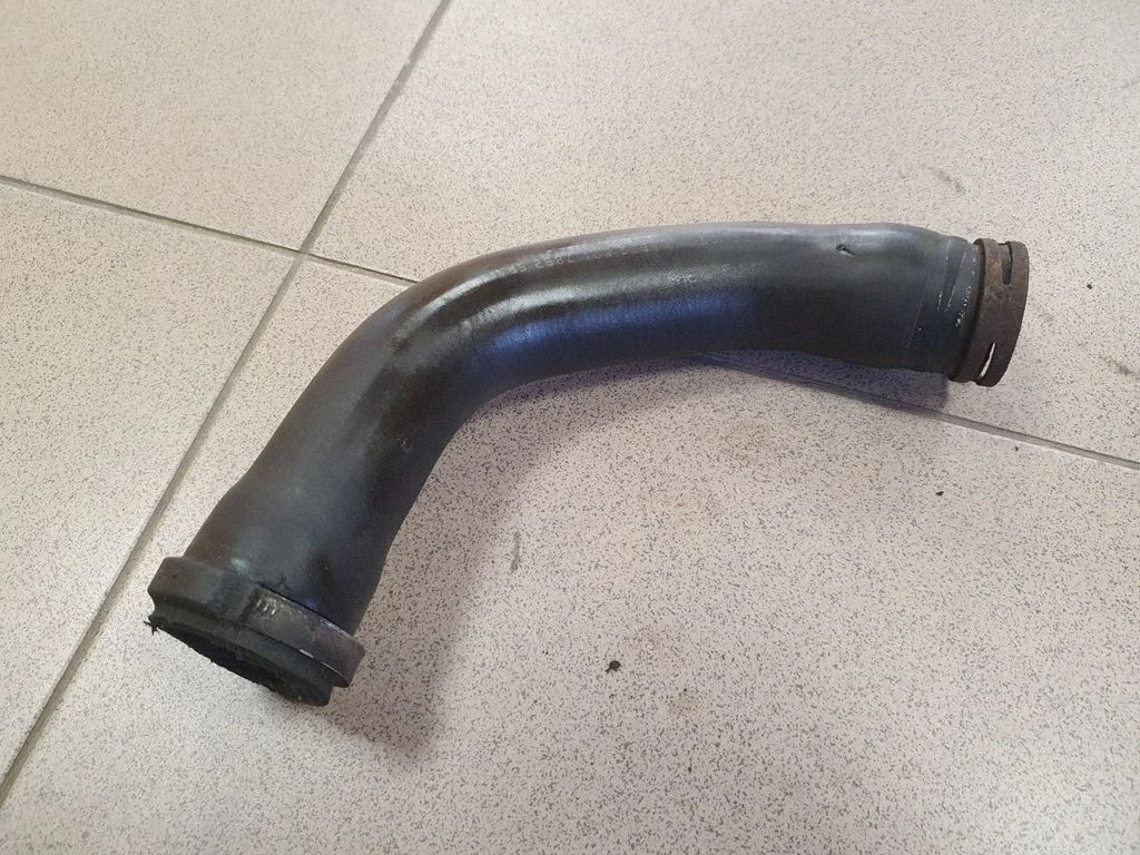 Przewody układu chłodzenia silnika A6395017882
