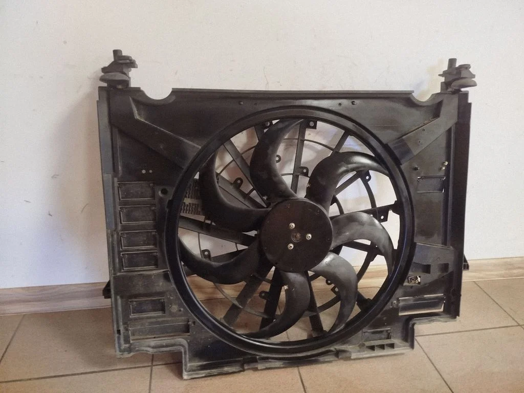 Electric radiator cooling fan HK838C607AF