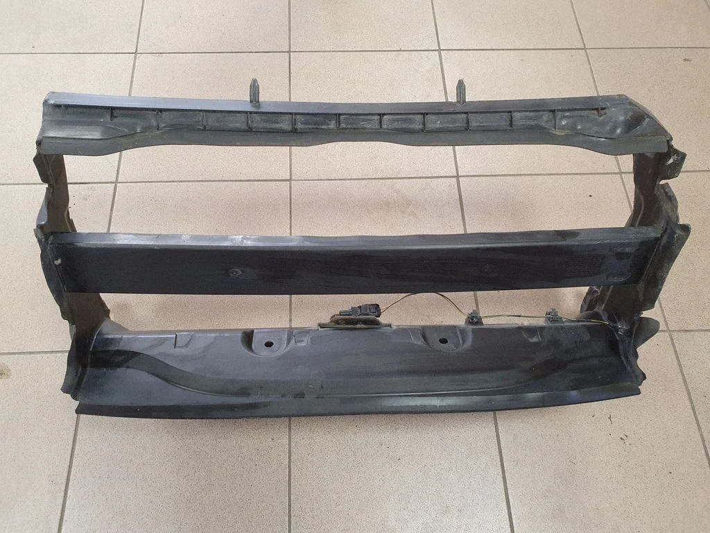 Radiatora gaisa novadītājs (-i) – Land Rover Discovery 3 - LR3 (2005-2009)