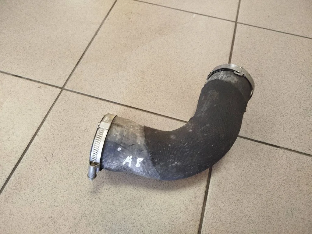 Intercooler hose/pipe