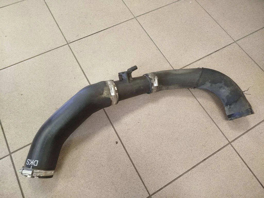 Intercooler hose/pipe 4H0145673P