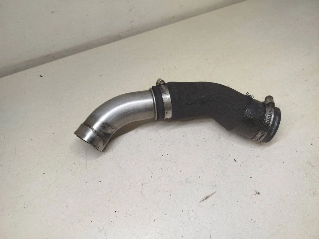 Intercooler hose/pipe