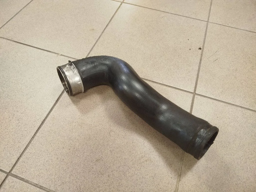 Intercooler hose/pipe A2515280182