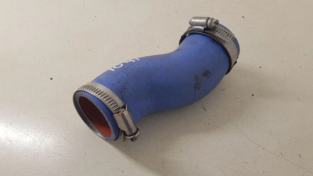 Intercooler hose/pipe FL346C640EA