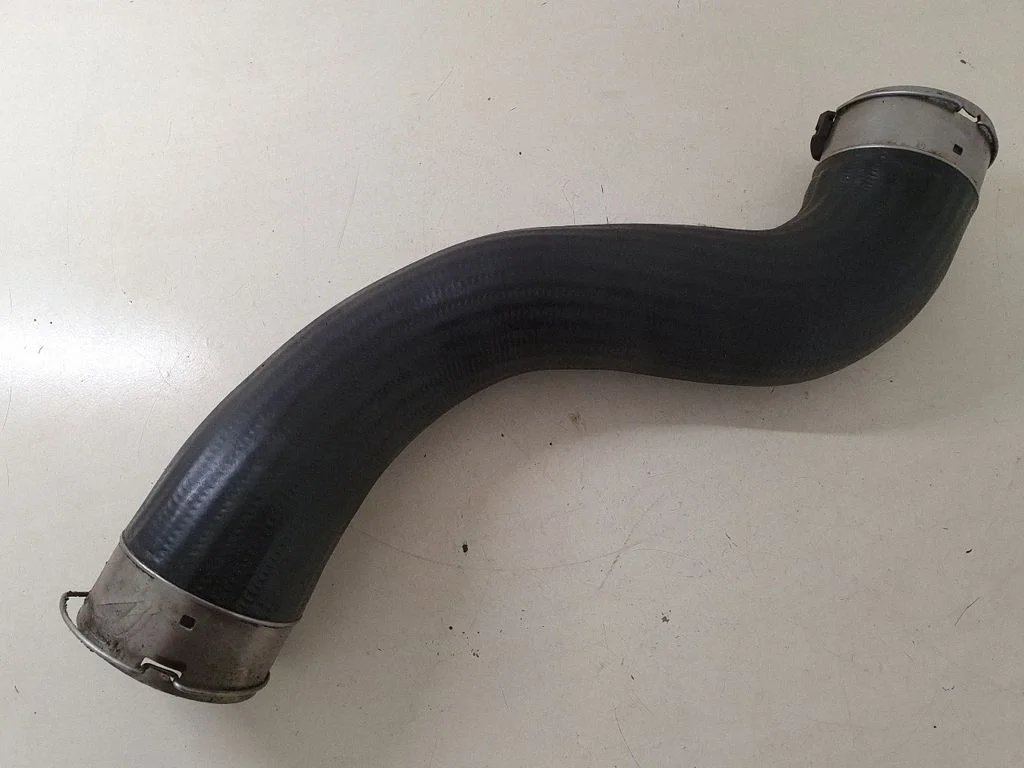Intercooler hose/pipe