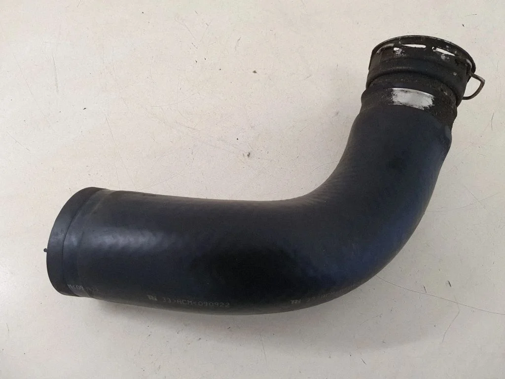 Intercooler hose/pipe