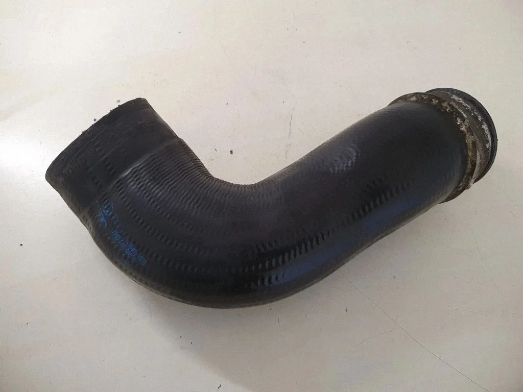 Intercooler hose/pipe 7H0145980S