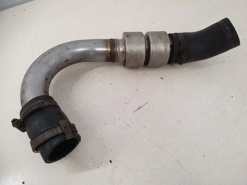 Intercooler hose/pipe