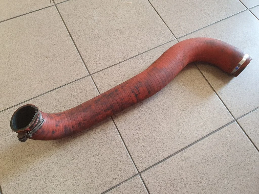 Interkūlerio žarna (-os)/ vamzdelis (-iai)