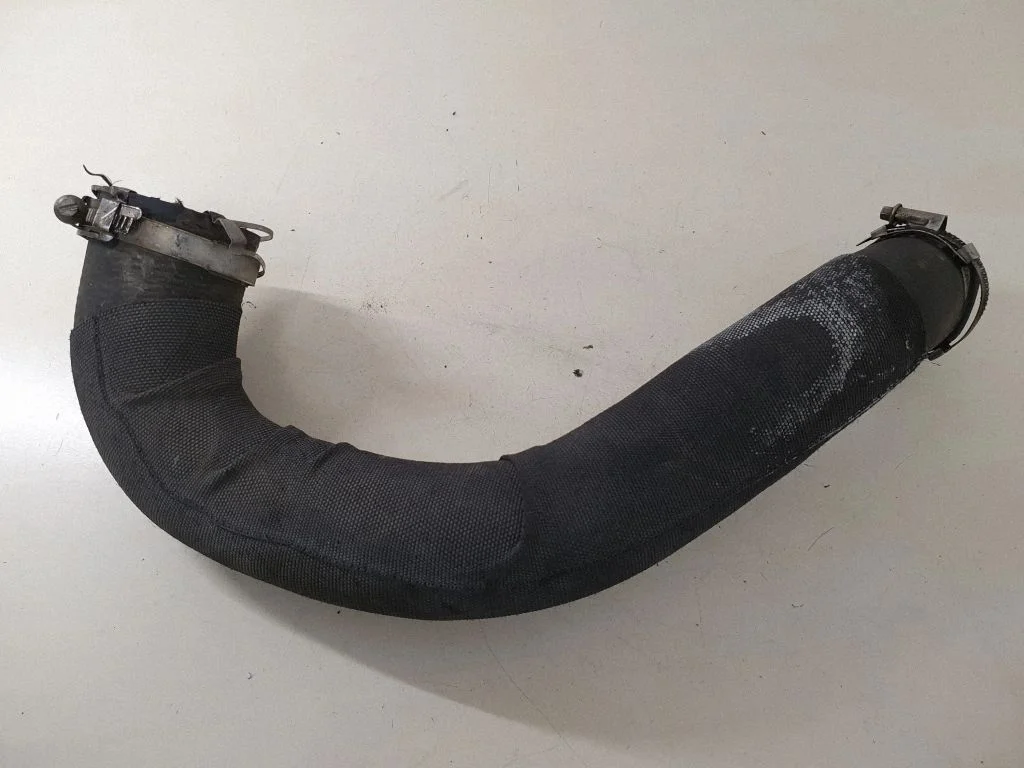 Intercooler hose/pipe