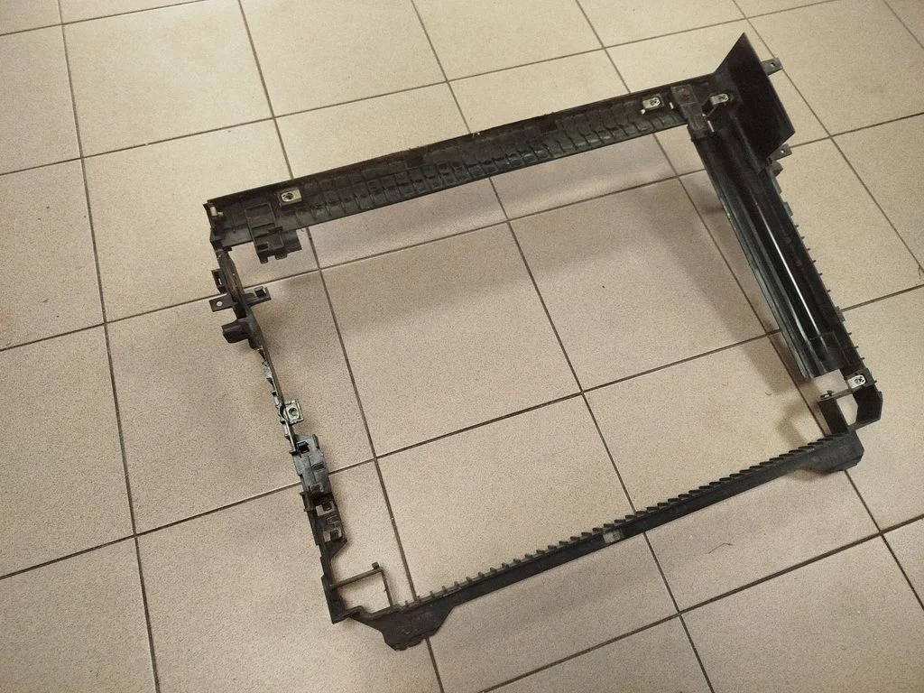 Radiaatori tugipaneel HK838B588AE