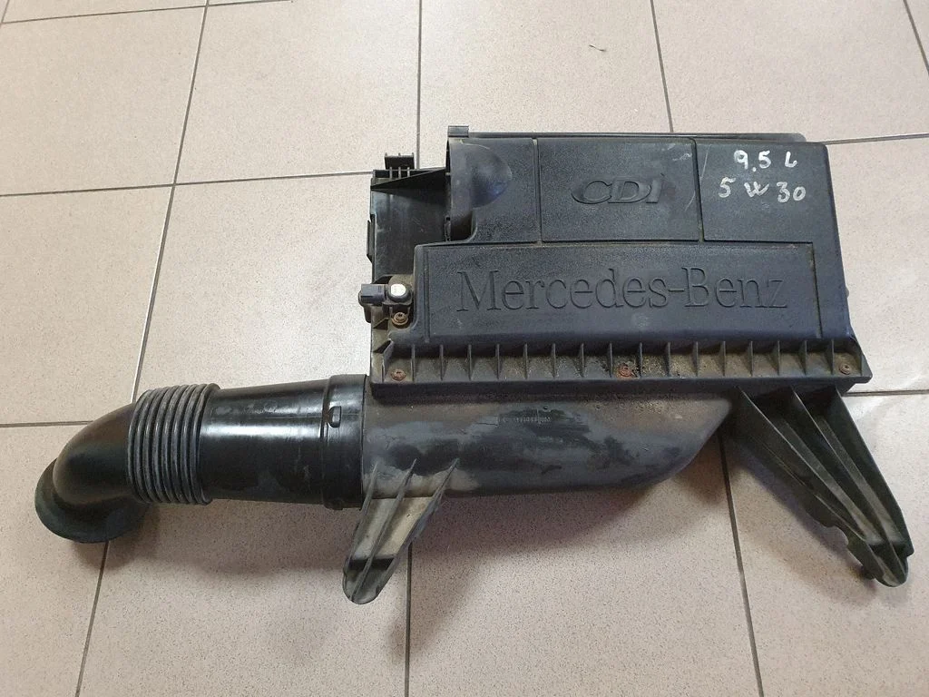 Air filter box A6395283106