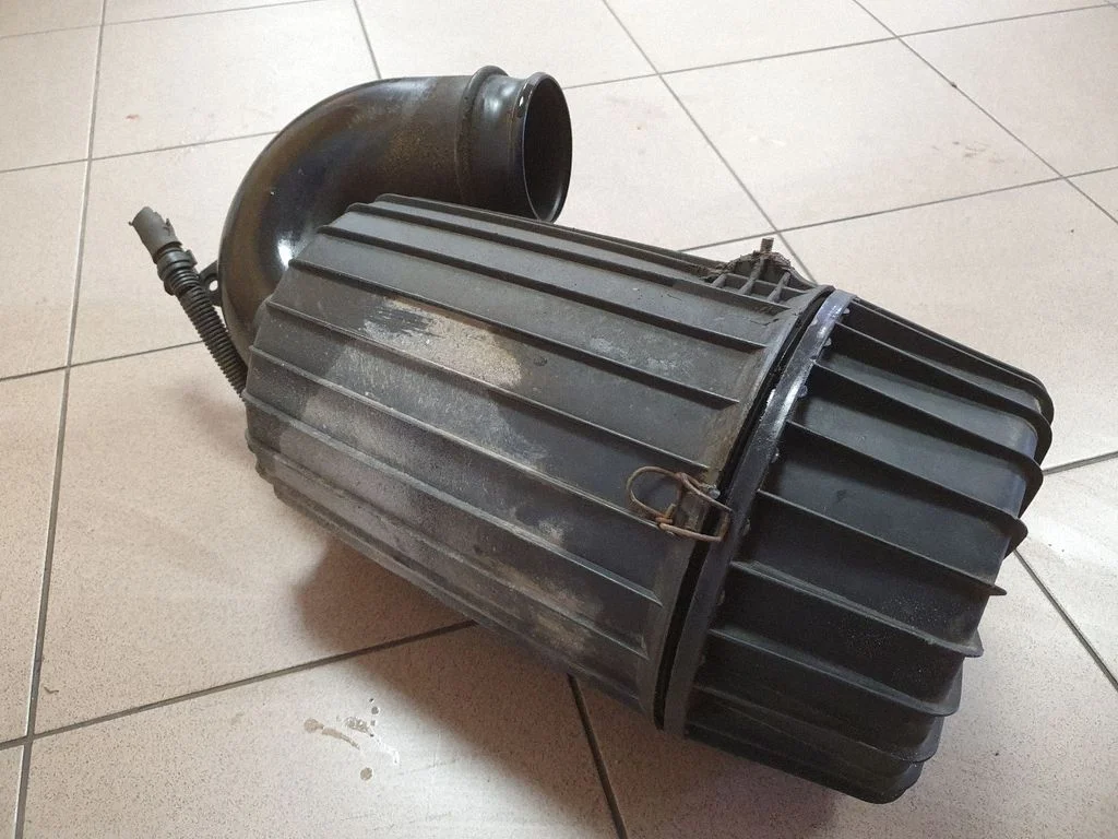 Air filter box – Iveco Daily 3rd gen (2000-2006)