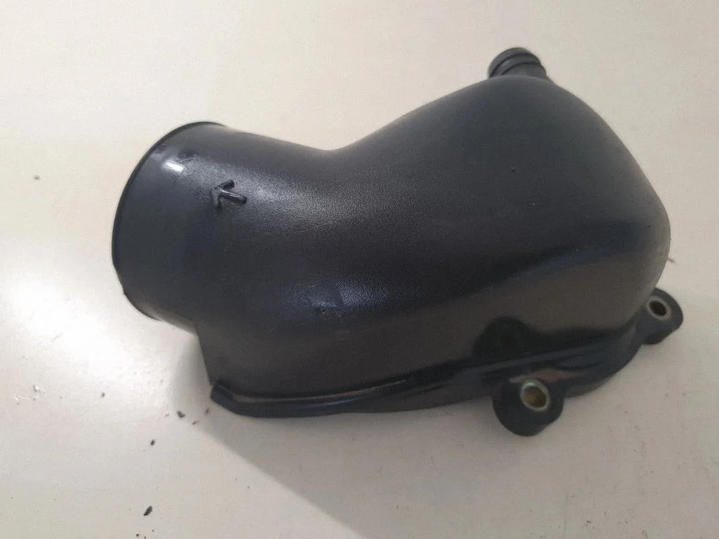 Air intake duct part – Mercedes-Benz C-Class W203 (2000-2007)