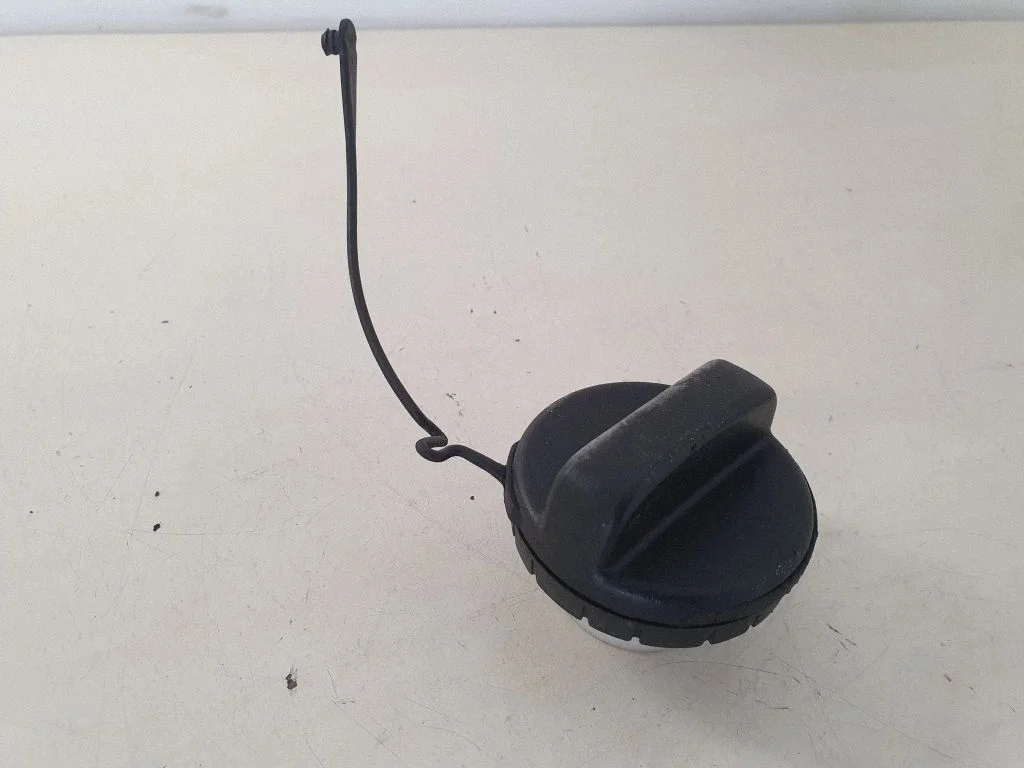 Kütusepaagi keeratav kork