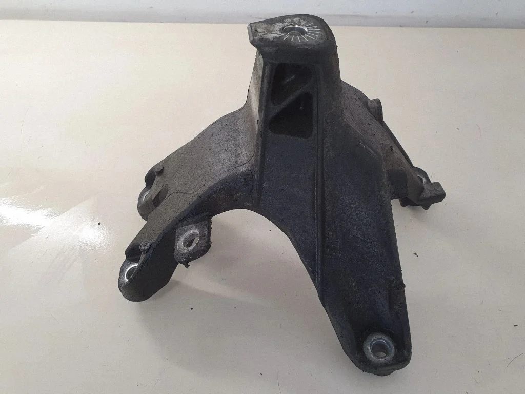 Engine mounting bracket 8K0199308EE