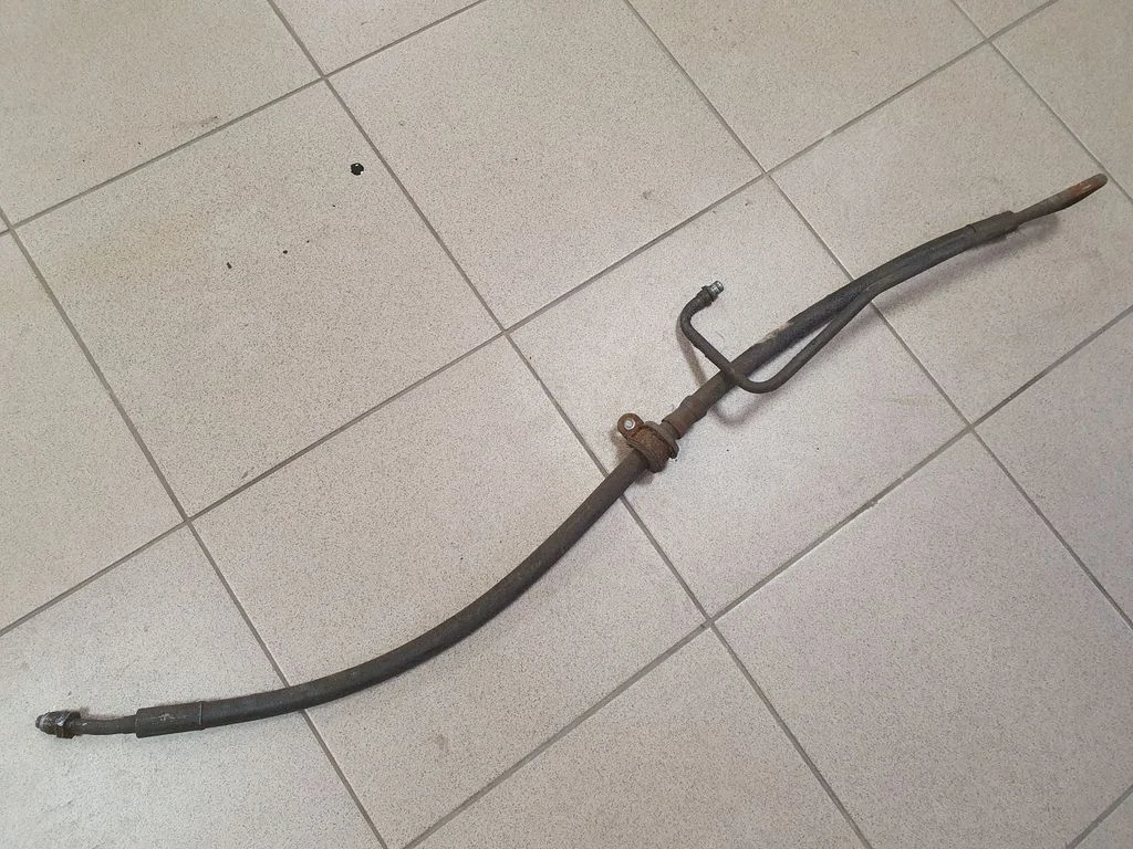 Power steering hose/pipe/line