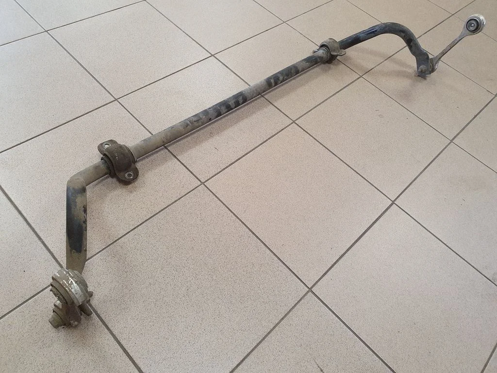 Eesmine stabilisaator (kaldevarras) – Audi A8 S8 D4 4H (2010-2016)