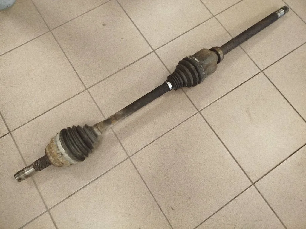 Front driveshaft – right