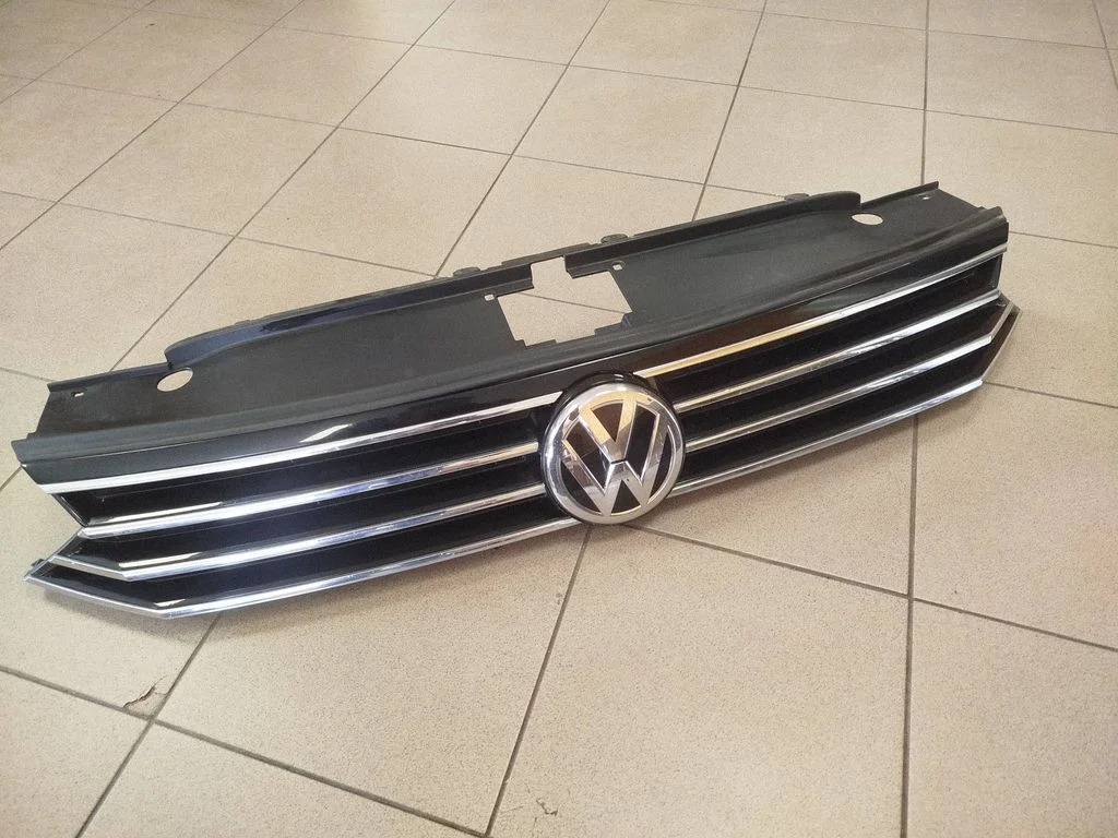 Atrapa górna (grill) 3G0853653